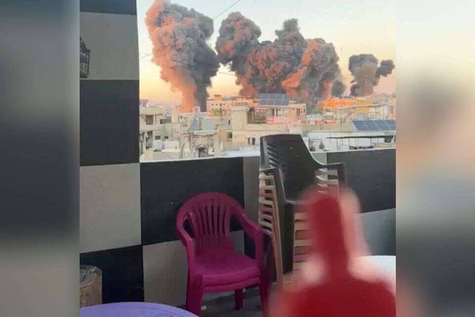 תיעוד התקיפות ברובע הדאחייה בלבנון בהן חוסל נסראללה  , UGC via REUTERS
