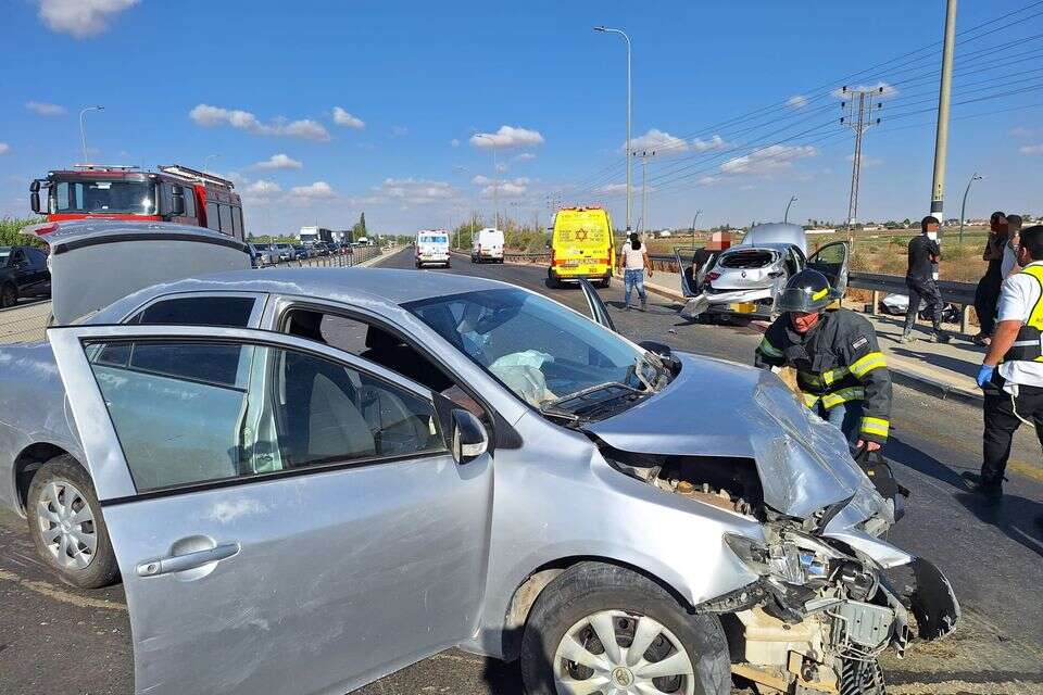 כלי הרכב לאחר התאונה בנגב , דוברות מד"א