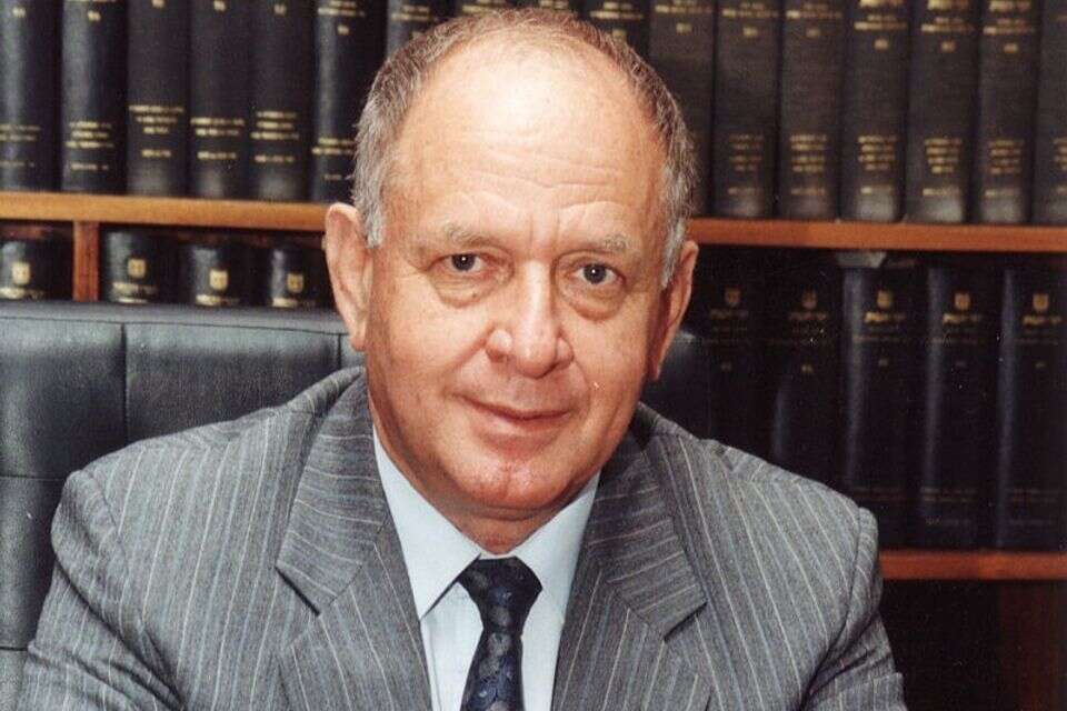 דן תיכון , מתוך ויקיפדיה