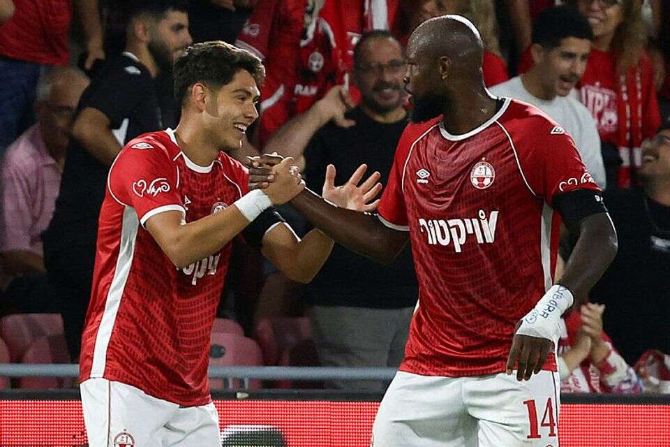 ארנולד גאריטה ואנטוניו ספר , דני מרון