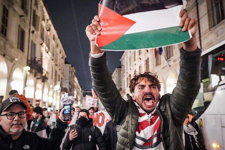 מפגינים פרו-פלשתיניים באיטליה נגד ישראל , EPA