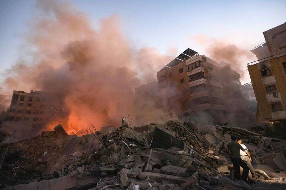 עשן והריסות בהפצצה ישראלית
בלב ביירות
, AFP