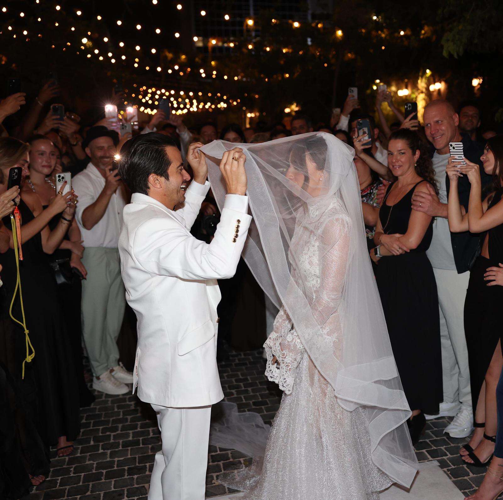 תורג'י מכסה את טליה בהינומה , אור גפן