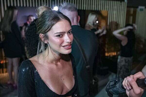 אמילי קופר , מערכת For Real