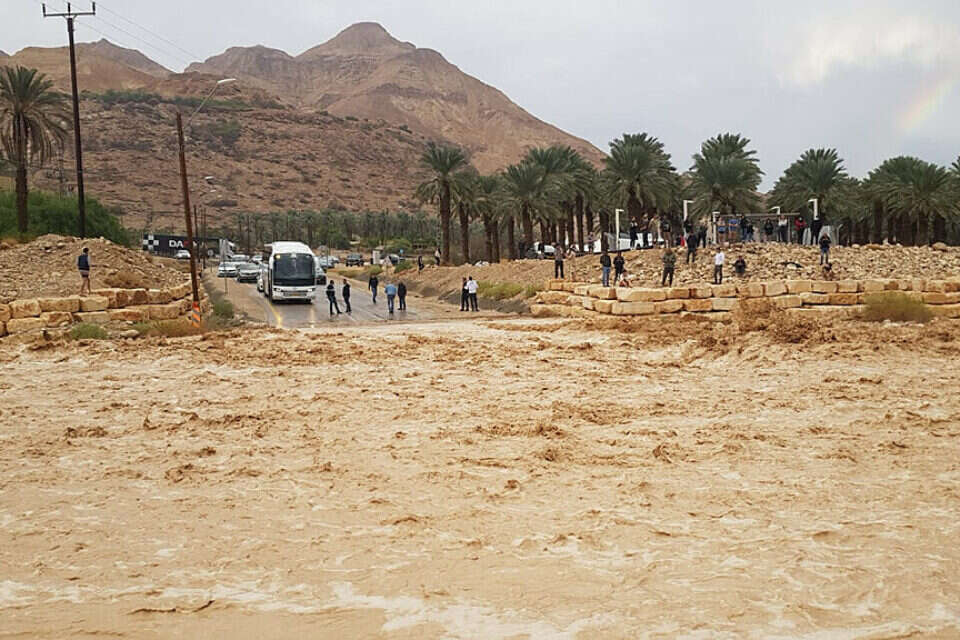 שטפונות כבדים בעין גדי נחל ערוגות (ארכיון) , יותם סיני יחידת חילוץ עין גדי