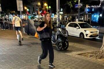 אגם רודברג ספורטיבית ולוהטת בדיזנגוף