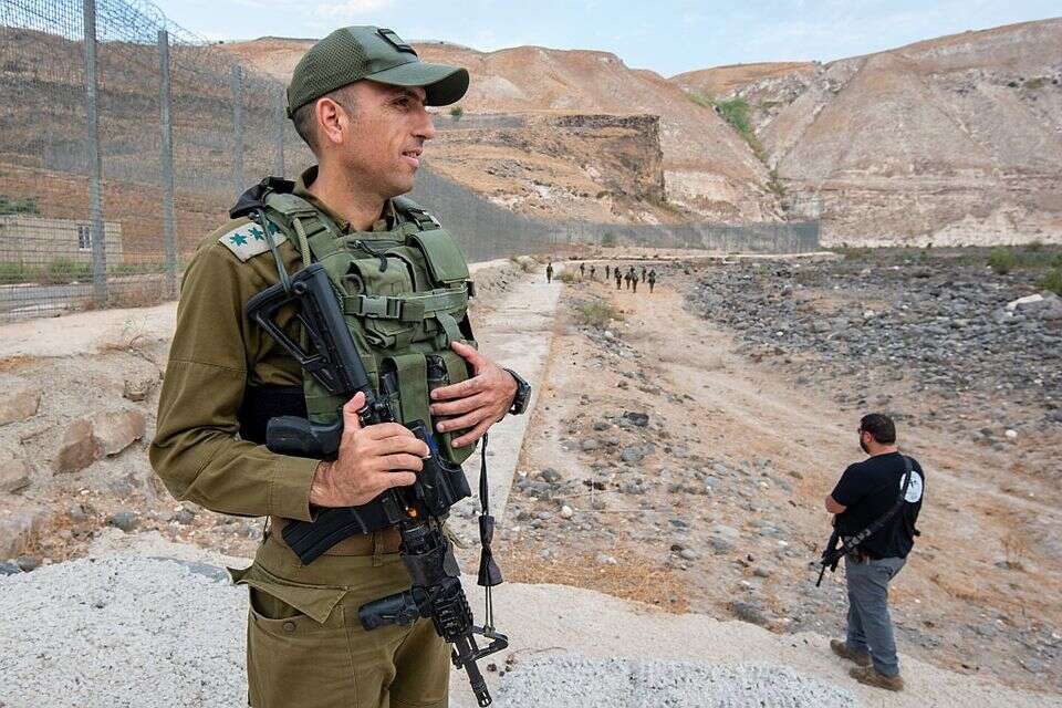 אלוף משנה אחסאן דקסה ז"ל , אייל מרגולין/ג'יני