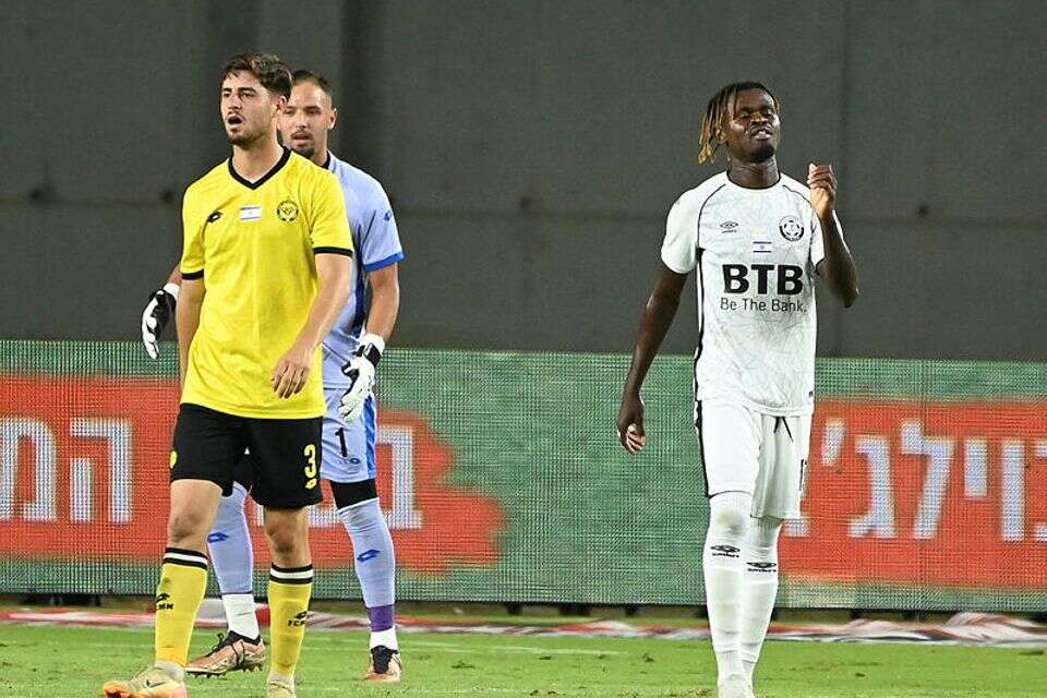 גודסוויי דוניו אחרי החמצת הפנדל מול מכבי נתניה , ברני ארדוב