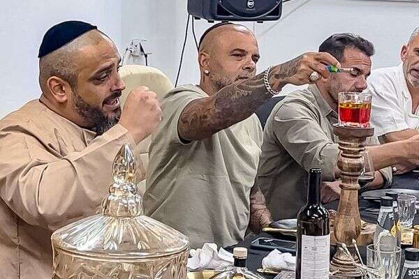 אייל גולן מקבל ברכה , השם שמור במערכת For Real