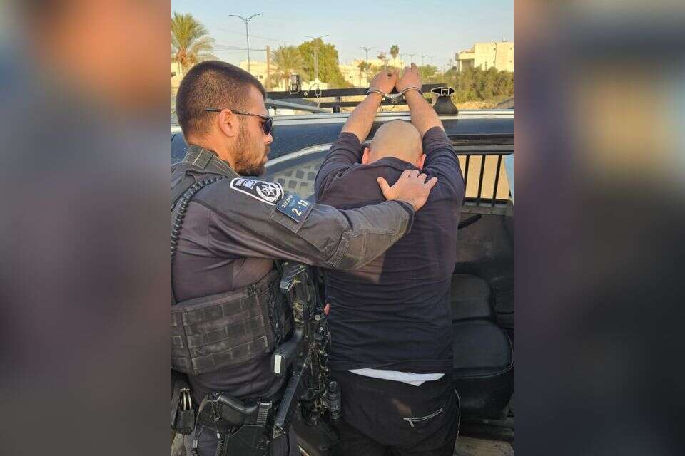 תפיסת חשודים בירי והחזקת אמל"ח בלתי חוקי בערוער שבנגב , דוברות המשטרה