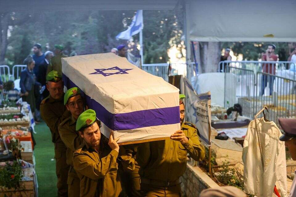 ארונו של רס"ר (במיל') גלעד אלמליח , אורן בן חקון
