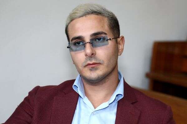 שמעון חיון אשר מכנה עצמו סיימון לבייב בבית משפט השלום בתל אביב ב-2022 , גדעון מרקוביץ