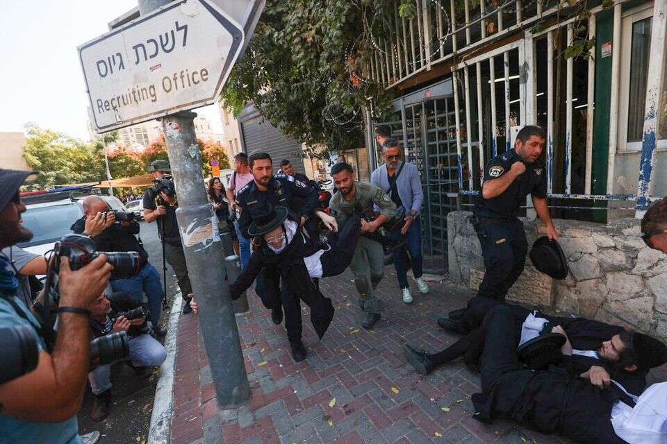 מעצר חרדי בלשכת הגיוס , אורן בן חקון