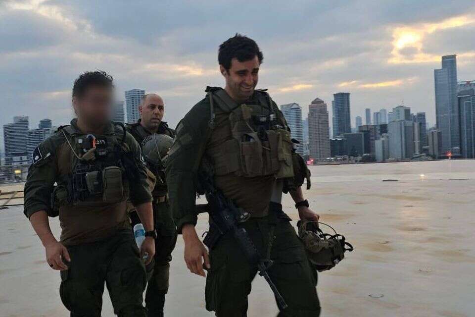 ד"ר רס"ן מ' עם טום איש שלום ודניאל אלוש שנהרגו באסון , דובר צה"ל