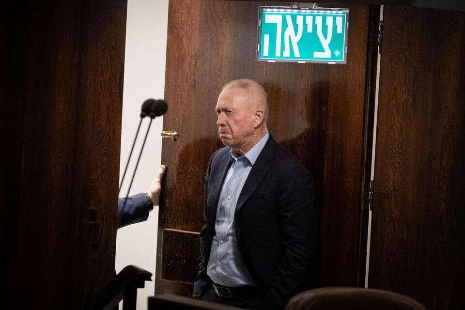 גלנט לאחר הפיטורים , .