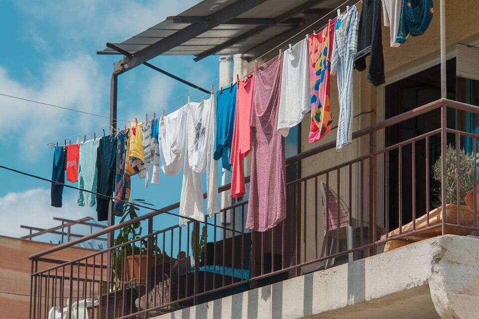 כביסה תלויה , המחשה - אידאוגרם