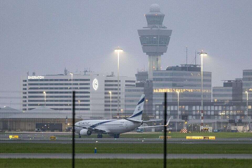 מטוס אל על בשדה התעופה באמסטרדם , AFP