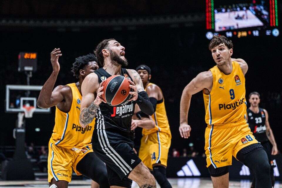 סורקין מנסה לעצור את קורדנייה , Virtus Segafredo Bologna