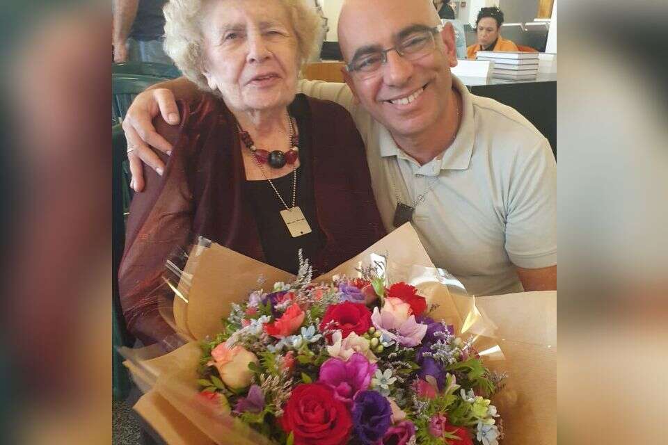 מרים הראל עם מנכ״ל בית לוחמי הגטאות יגאל כהן , ללא קרדיט