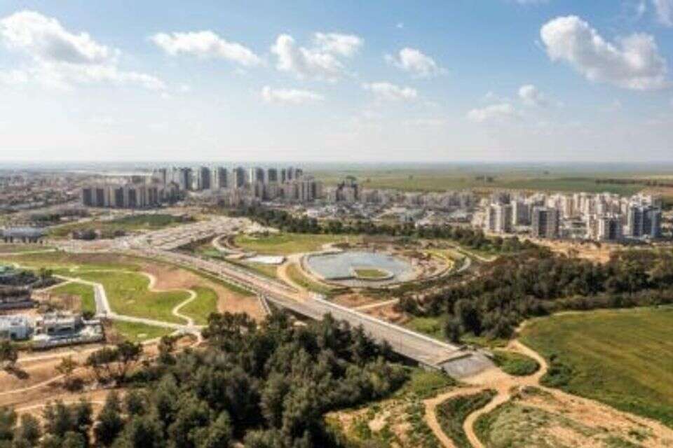 מי שמחפש צמיחה אמיתית של ההון - ימצא אותה לא הבכרח בגוש דן. פארק האגם בנתיבות
, איל תגר