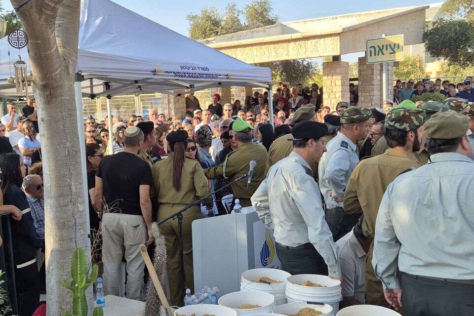 הלוויית נווה יאיר אסולין ז"ל בבאר שבע , ללא