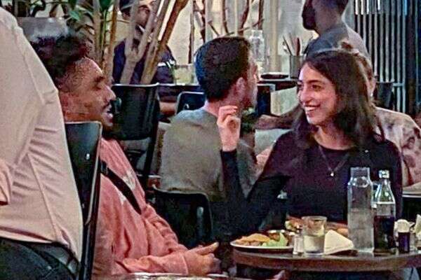 דיג'יי שארפ בדייט , השם שמור במערכת For Real