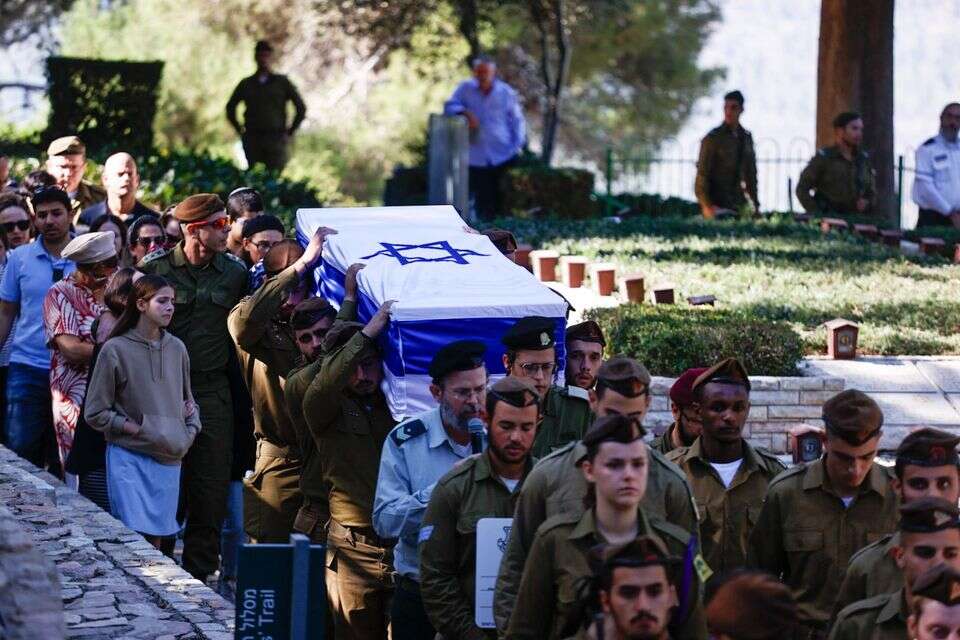 הלוויתו של סגן עברי דיקשטיין בבית העלמין הצבאי בהר הרצל , אורן בן חקון
