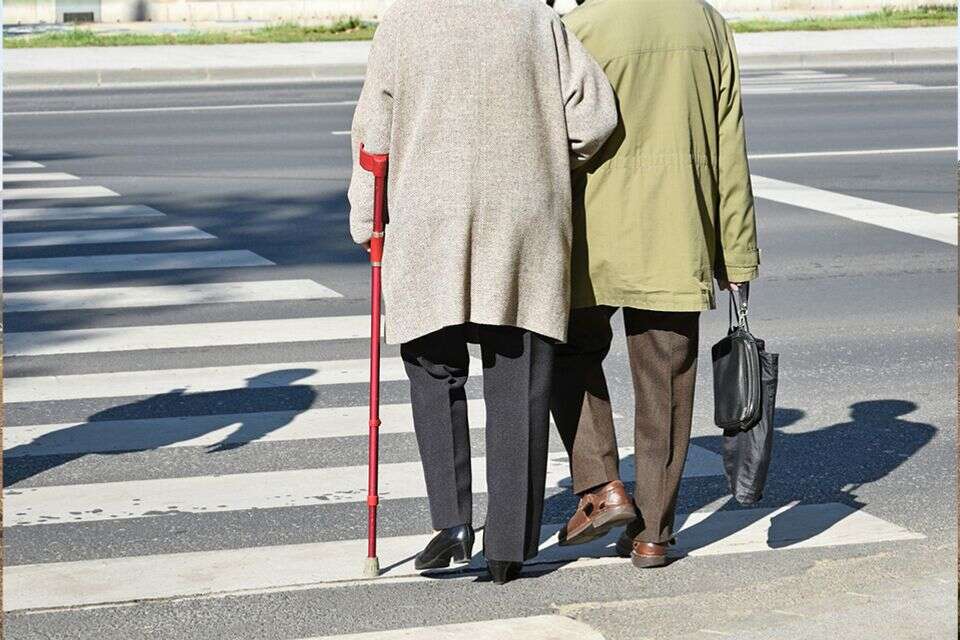 עורכי הדין זייפו מסמכים והתפרצו לדירות של קשישים עריריים, חיים ומתים , Getty Images