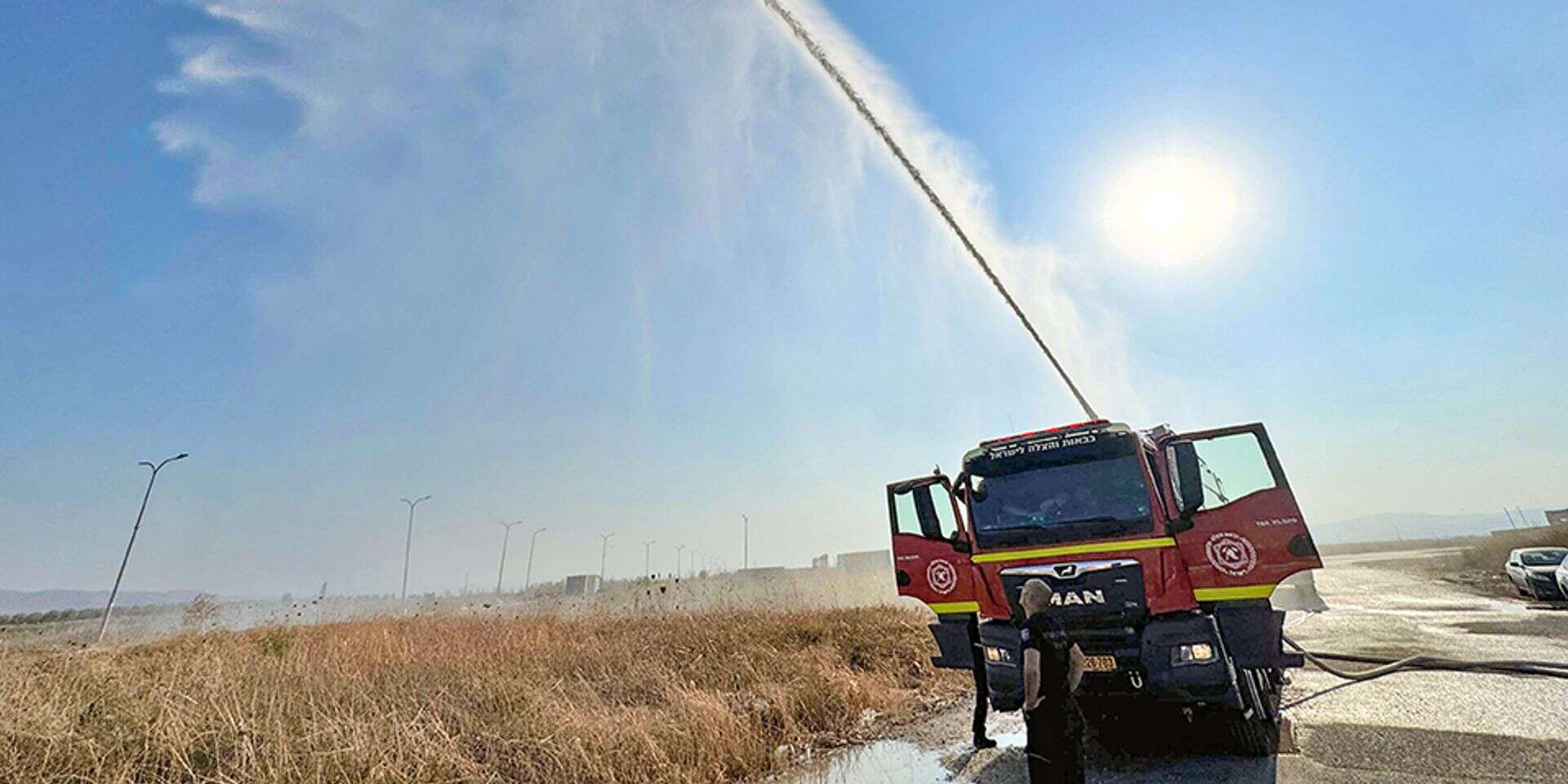 הלוויתן בפעולה, מתיז לגובהה 120 מטר , מערך הכבאות וההצלה