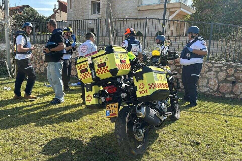 כוחות מד"א מיהרו למוקדי נפילות הרקטות במטח האחרון מלבנון ליישובי הצפון , דוברות מד"א
