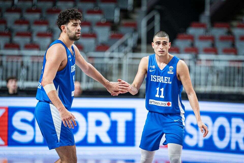 ים מדר ותומר גינת. נבחרת ישראל מרחק ניצחון מהיורובאסקט , אתר פיב"א
