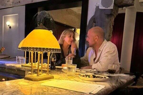 מעיין ואביחי מבלים יחד , ללא קרדיט