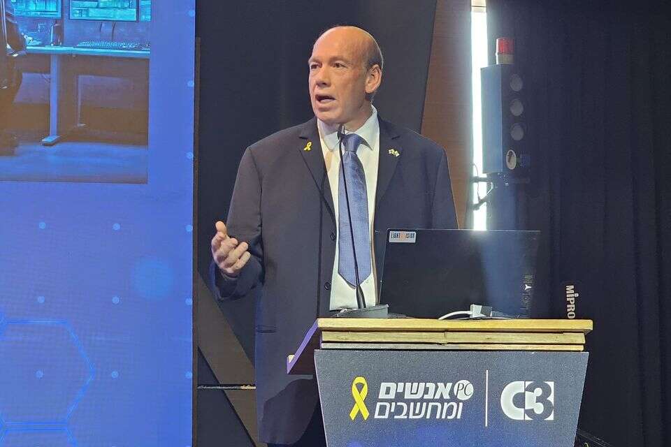 מבקר המדינה מתניהו אנגלמן בכנס טכנולוגיה. השמיע ביקורת חריפה על מדיניות הממשלה בתחום הטכנולוגיה המתקדמת , ללא קרדיט
