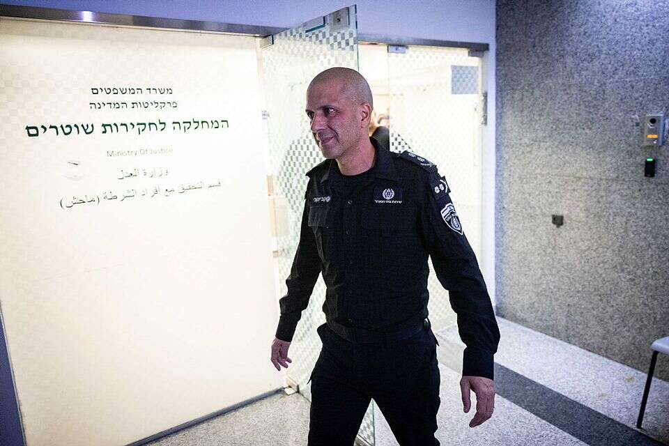 רב גונדר קובי יעקבי יוצא מחדר החקירות , חיים גולדברג/פלאש90