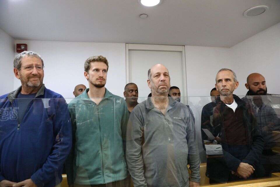הנאשמים בפרשת ירי נורי התאורה לעבר בית ראש הממשלה , מישל דוט.קום