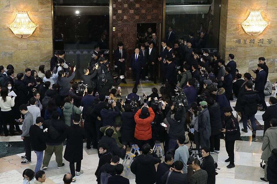 הכאוס בדרום קוריאה לאחר הכרזת הנשיא יון על הפיכת המשטר , GettyImages