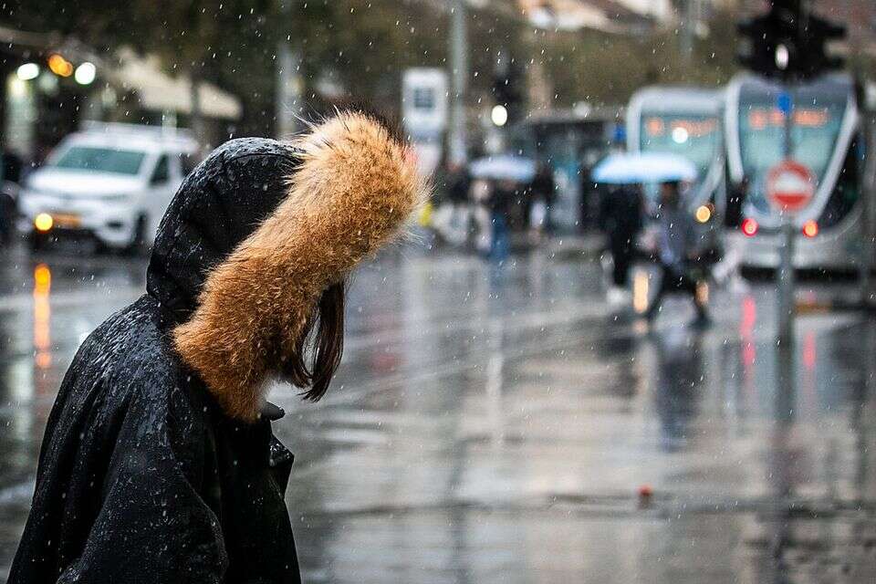 גשם ברחוב יפו בירושלים
, אורן בן חקון
