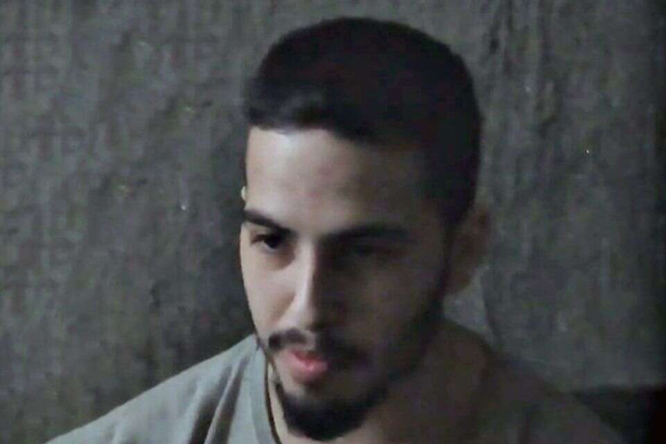 מתקשה לעמוד ומסרב לאכול. מתן צנגאוקר באות חיים משבי חמאס , ללא