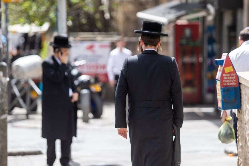 רחוב חרדי (למצולמים אין קשר לכתבה) , אורן בן חקון