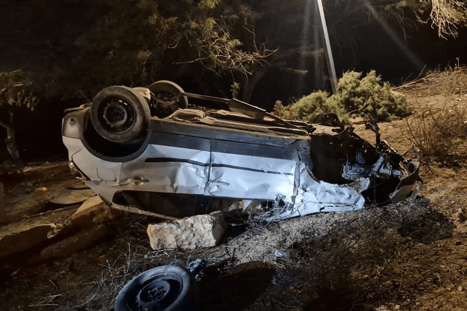 גבר בן 30 נהרג בהתהפכות בצומת ירוחם , תיעוד מבצעי מד"א