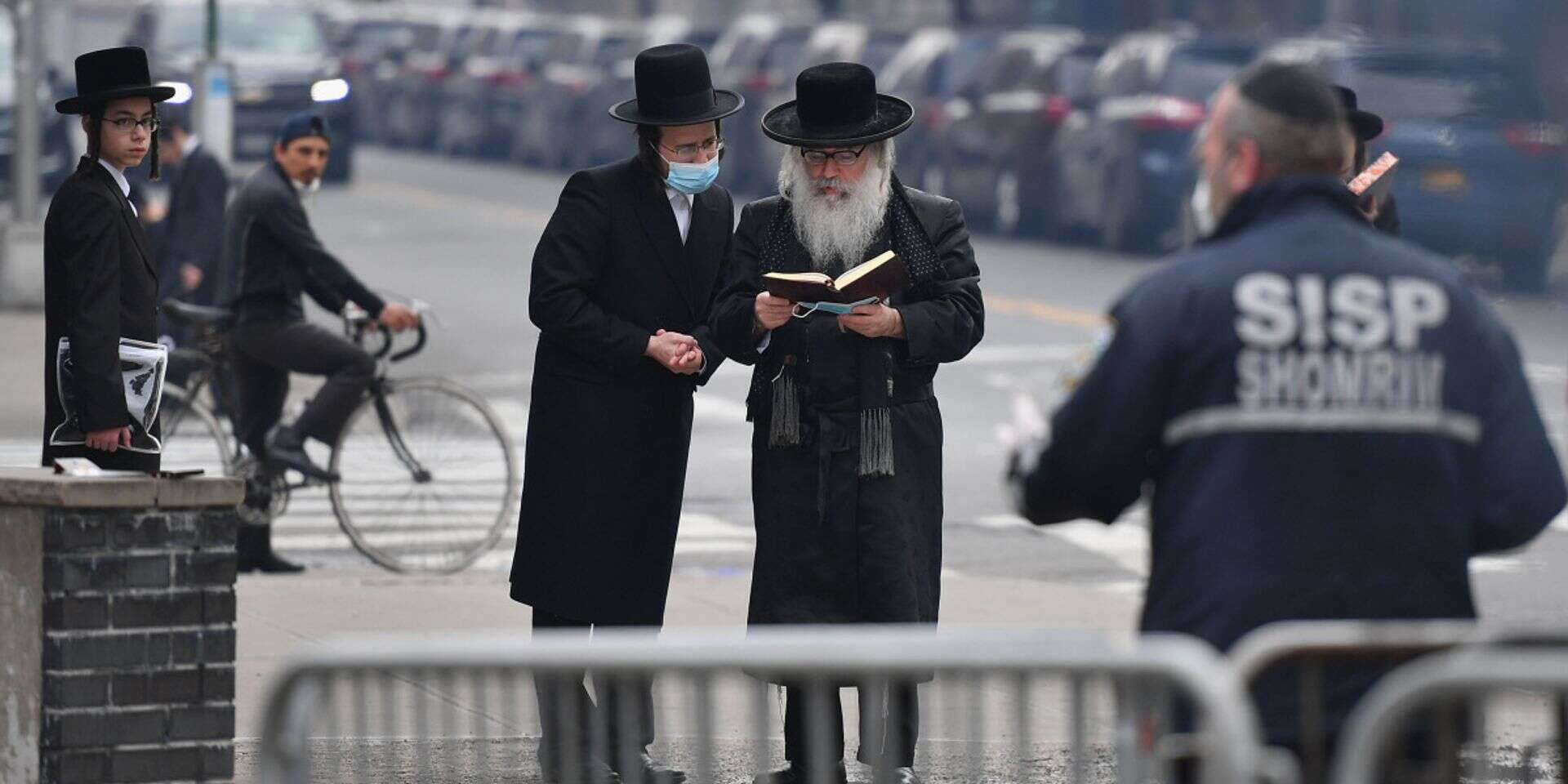 יהודים חרדים בשכונת קראון הייטס בברוקלין , אי.אף.פי