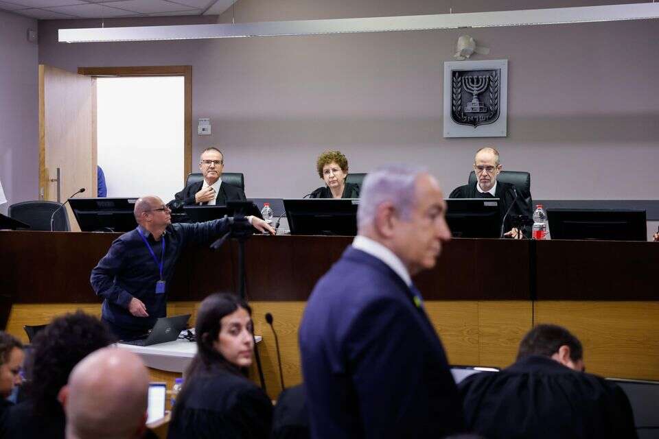 נתניהו בבית המשפט , ראובן קסטרו