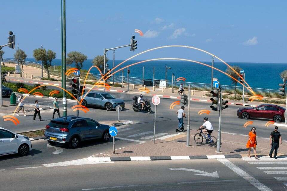 המחשה של טכנולוגיית V2X. עובדת כמו "חיסוניות עדר" , אוטוטוקס