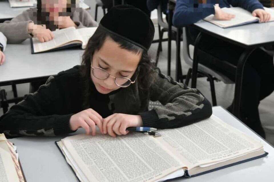 יהושע אהרן טוביה שמחה בן ה-12 שנרצח בפיגוע הירי , 27א'