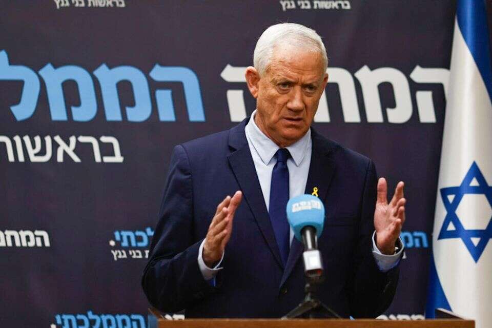 בני גנץ בישיבת סיעה , אורן בן חקון