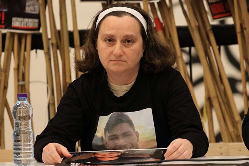 רעייתו ובנותיו של שגיא: 