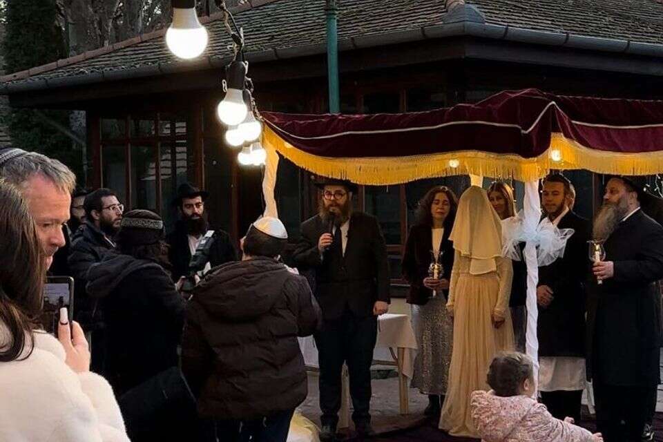 3 שנים אחרי שנמלטו בעור שיניהם: זוג מאוקראינה נישא במחנה הפליטים היהודי בהונגריה
, הקהילה היהודית בהונגריה EMIH