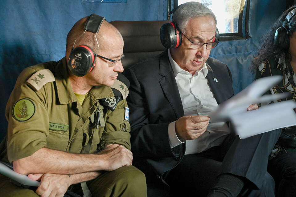 גופמן עובר למוסד: החל המירוץ לתפקיד המזכיר הצבאי הבא של ראש הממשלה