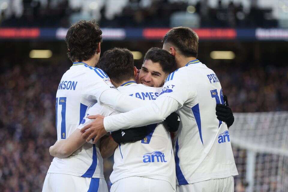 שחקני לידס חוגגים עם מנור סולומון , Getty Images