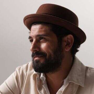 אביב אלוש לצד מסיקה: “בואו נתעורר”